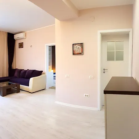 Nicole Apartman