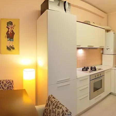 Nicole Apartman *