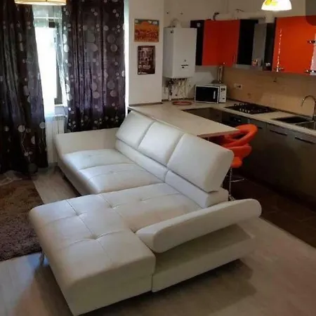 Nicole Apartman